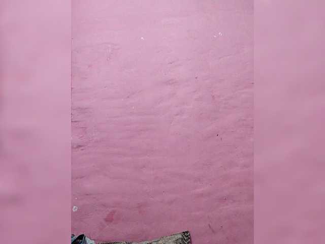 Live sex webcam photo for WYZ25 #277905491