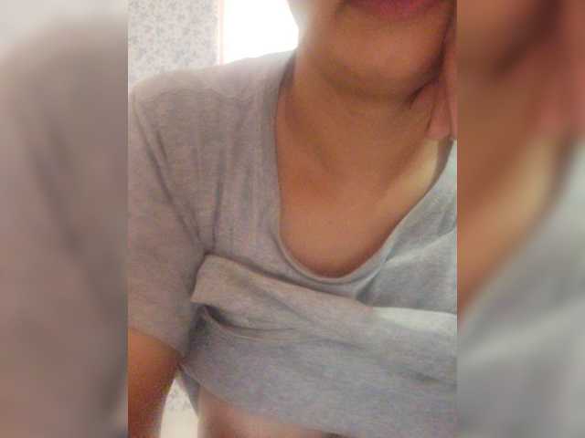 Live sex webcam photo for WYZ25 #277919629