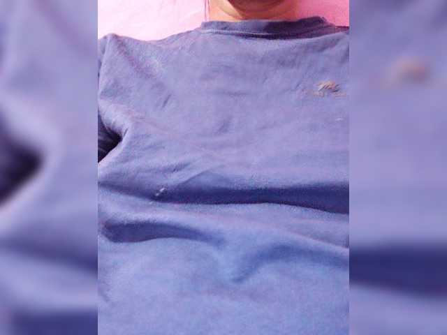 Live sex webcam photo for WYZ25 #277933403