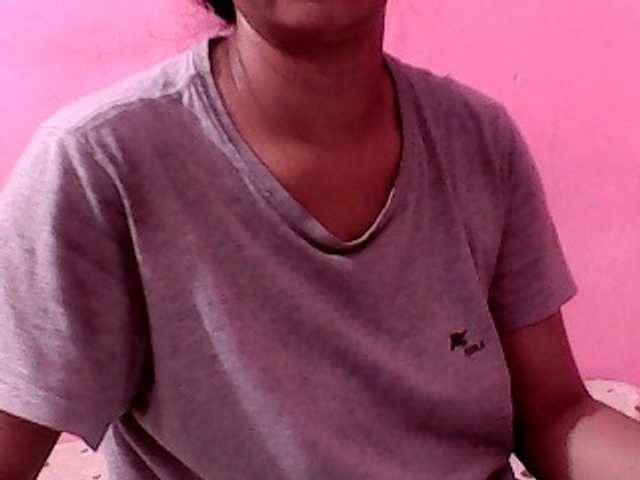 Live sex webcam photo for WYZ25 #288772416