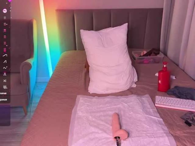 Live sex webcam photo for WaltEnjoy #292377645
