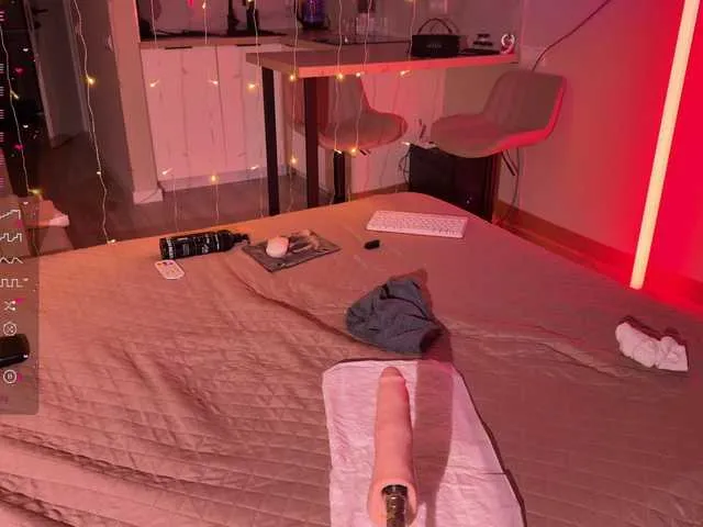 Live sex webcam photo for WaltEnjoy #292636493