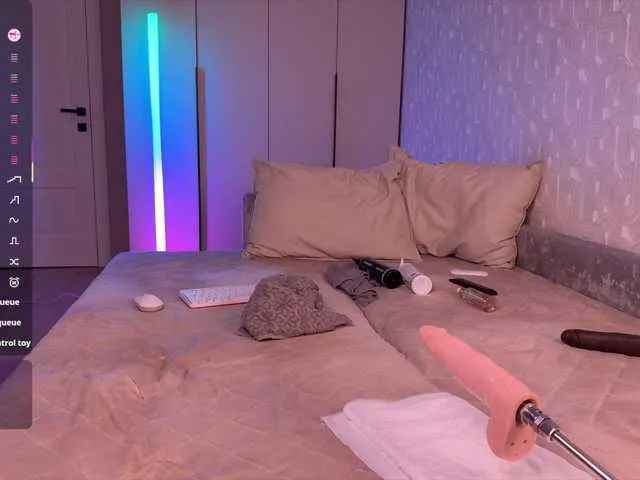 Live sex webcam photo for WaltEnjoy #293351310