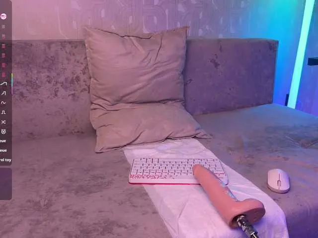 Live sex webcam photo for WaltEnjoy #293502870