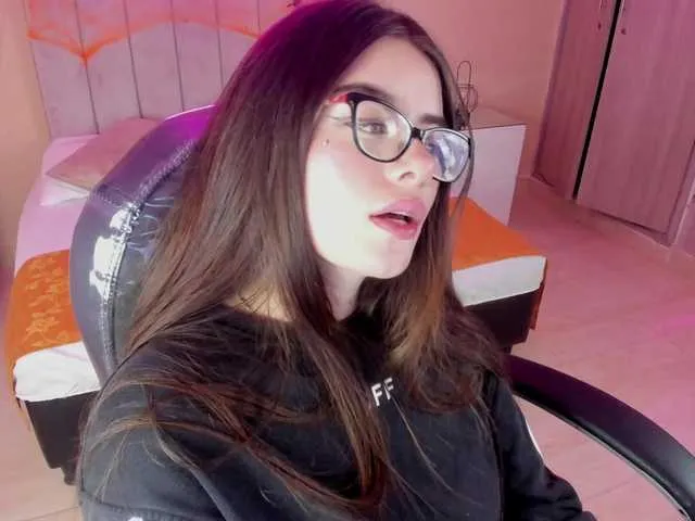 Live sex webcam photo for Wanda-Olsenn #292172491