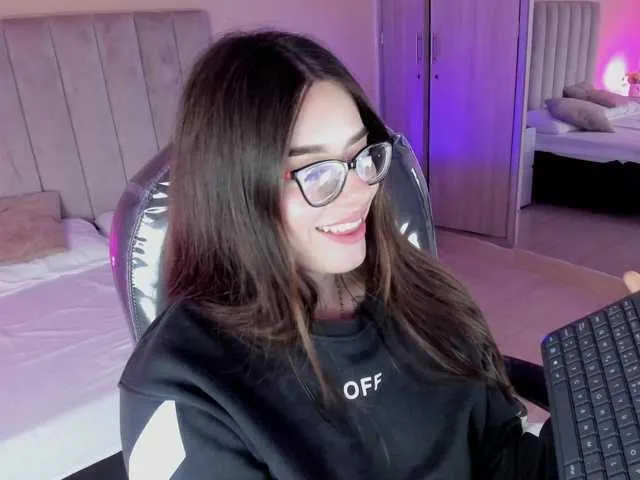 Live sex webcam photo for Wanda-Olsenn #292324798