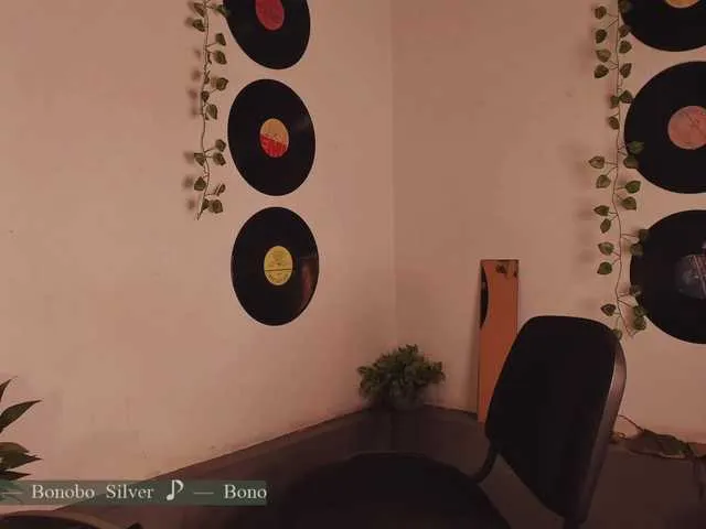 Live sex webcam photo for WebCora #275816272