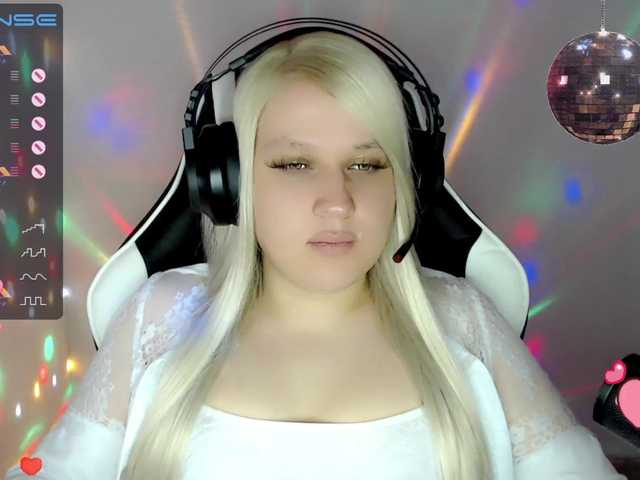 Live sex webcam photo for WebCrazySlut #275342895