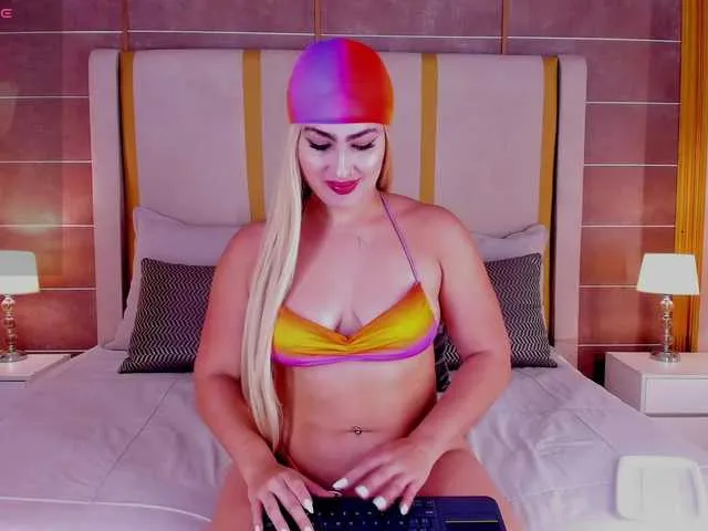 Live sex webcam photo for WenFox #292860001