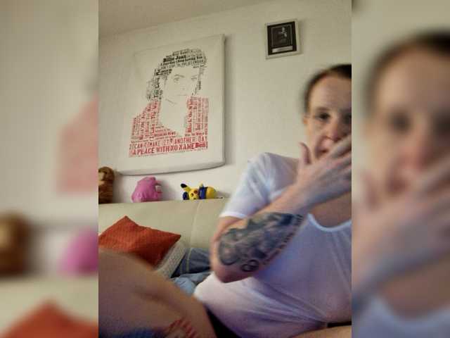 Live sex webcam photo for Wetgerman2 #272449429