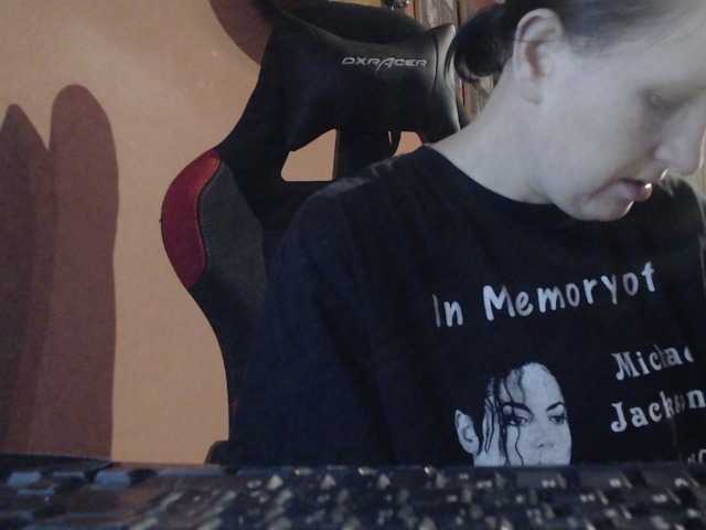 Live sex webcam photo for Wetgerman2 #272452848