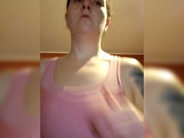 Live sex webcam photo for Wetgerman2 #272576893