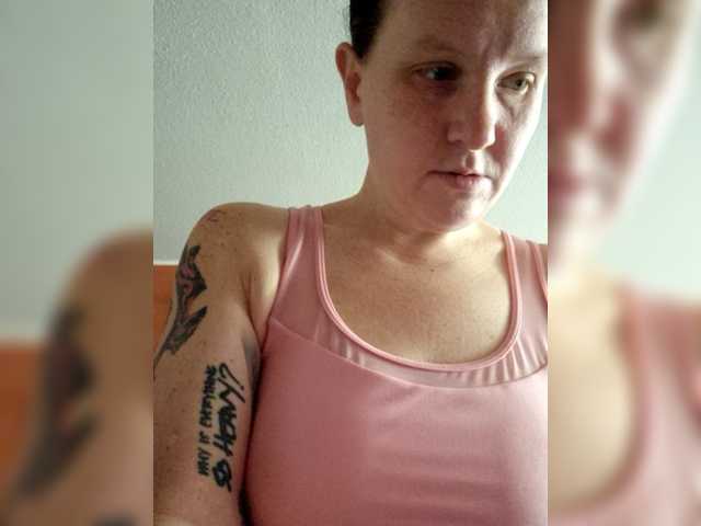 Live sex webcam photo for Wetgerman2 #272595927