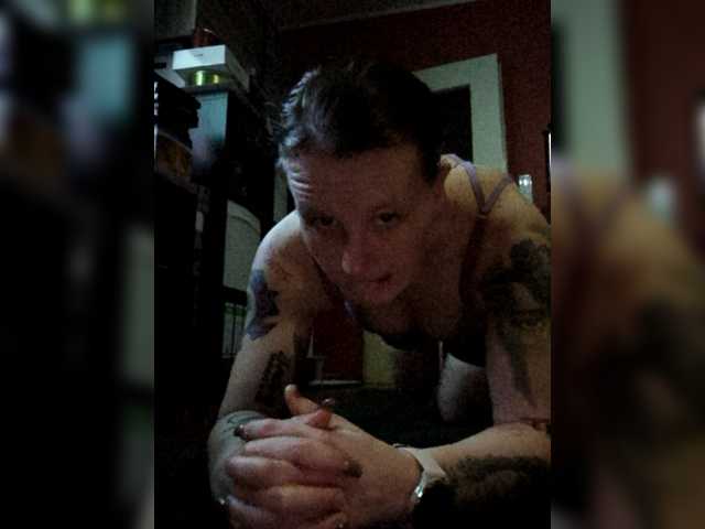 Live sex webcam photo for Wetgerman2 #272745232