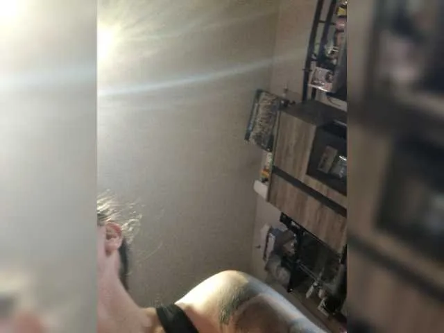 Live sex webcam photo for Wetgerman2 #272842919