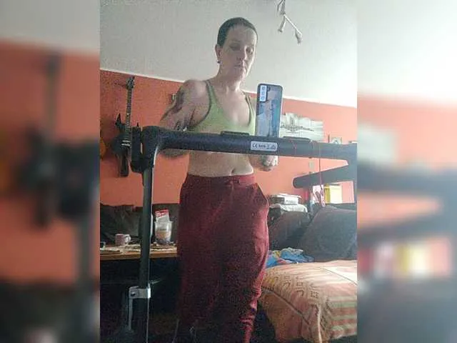 Live sex webcam photo for Wetgerman2 #273270730