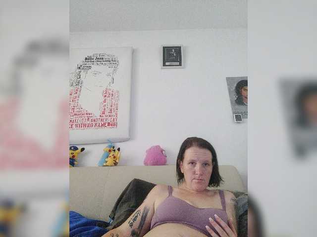 Live sex webcam photo for Wetgerman2 #273802933