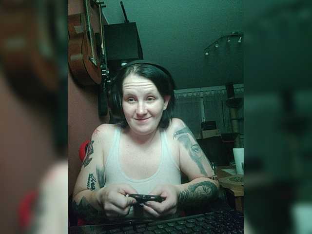 Live sex webcam photo for Wetgerman2 #275495033