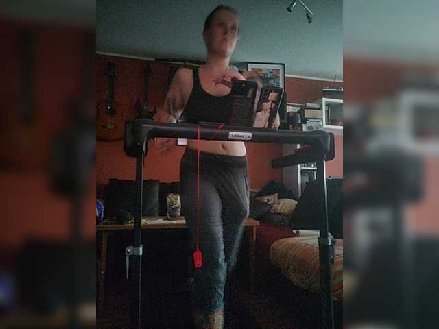 Live sex webcam photo for Wetgerman2 #275531905