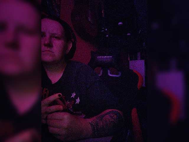 Live sex webcam photo for Wetgerman2 #275987132