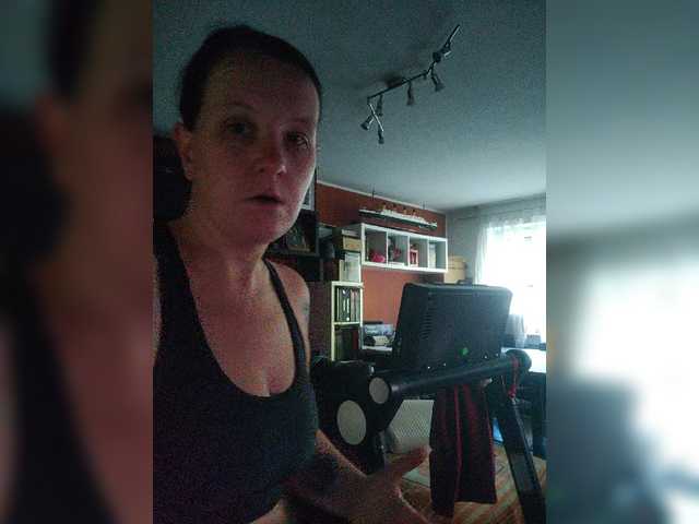 Live sex webcam photo for Wetgerman2 #276070983