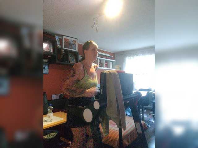 Live sex webcam photo for Wetgerman2 #276078525