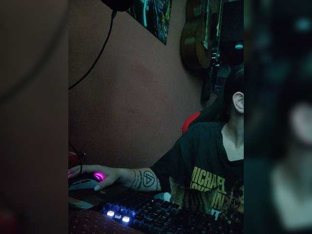 Live sex webcam photo for Wetgerman2 #276186771