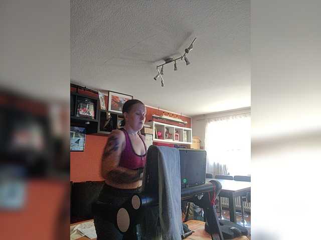 Live sex webcam photo for Wetgerman2 #276254007