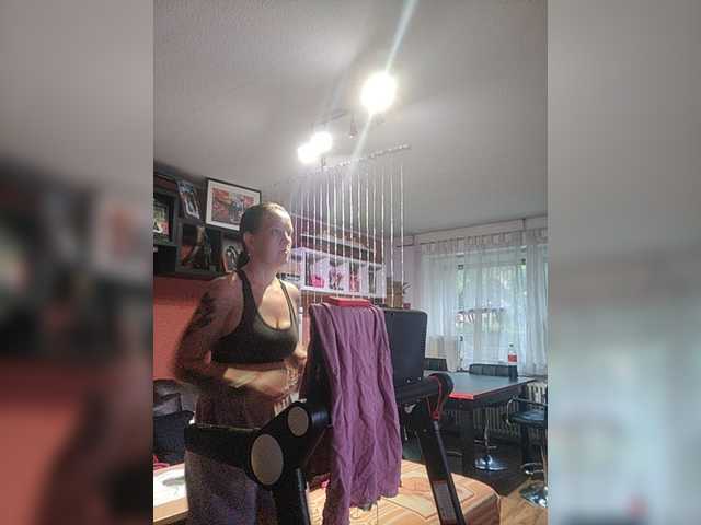 Live sex webcam photo for Wetgerman2 #276332606