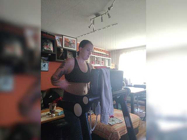 Live sex webcam photo for Wetgerman2 #276397932