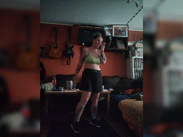 Live sex webcam photo for Wetgerman2 #276424512