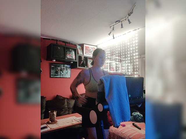 Live sex webcam photo for Wetgerman2 #276430750