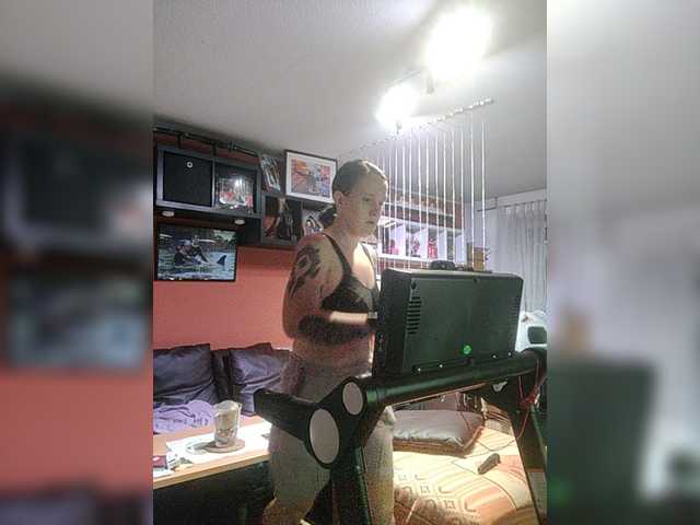 Live sex webcam photo for Wetgerman2 #276577308