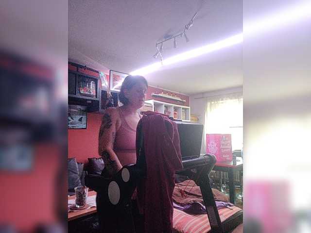 Live sex webcam photo for Wetgerman2 #276824289