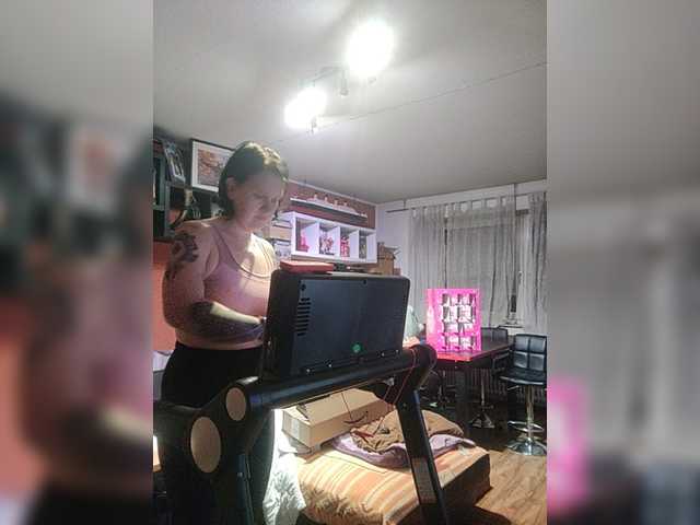 Live sex webcam photo for Wetgerman2 #276893286