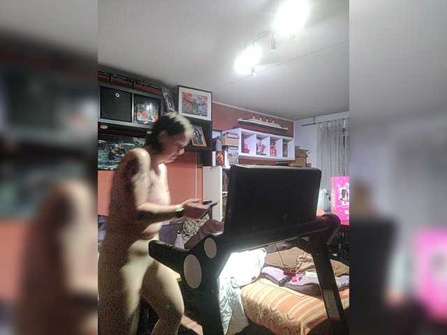 Live sex webcam photo for Wetgerman2 #276907946