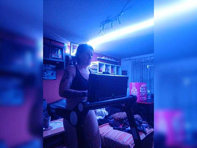 Live sex webcam photo for Wetgerman2 #276949074