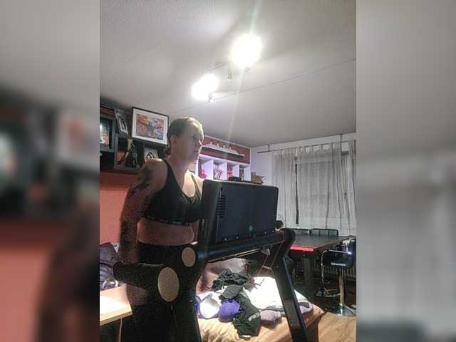 Live sex webcam photo for Wetgerman2 #276992732