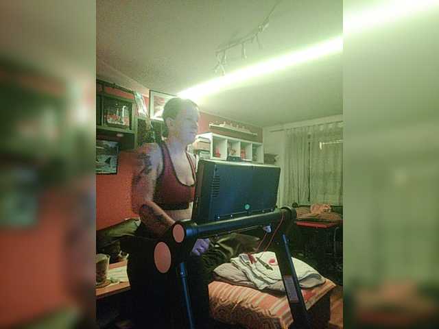 Live sex webcam photo for Wetgerman2 #277009286