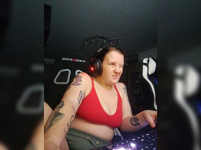 Live sex webcam photo for Wetgerman2 #277056577