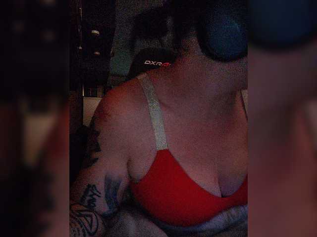 Live sex webcam photo for Wetgerman2 #277691673