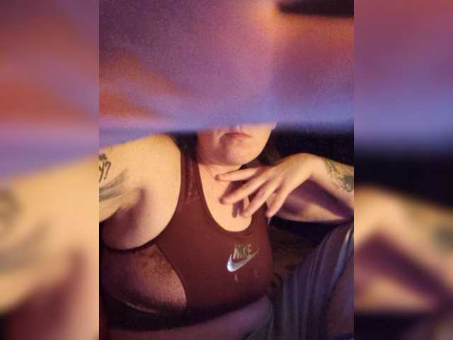 Live sex webcam photo for Wetgerman2 #277989653