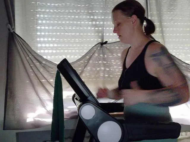 Live sex webcam photo for Wetgerman2 #291041783