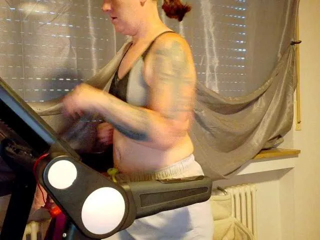 Live sex webcam photo for Wetgerman2 #291247157