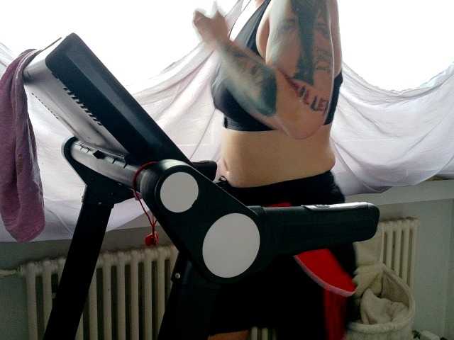 Live sex webcam photo for Wetgerman2 #291424762