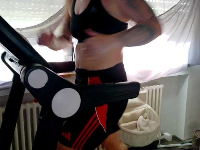 Live sex webcam photo for Wetgerman2 #291613774