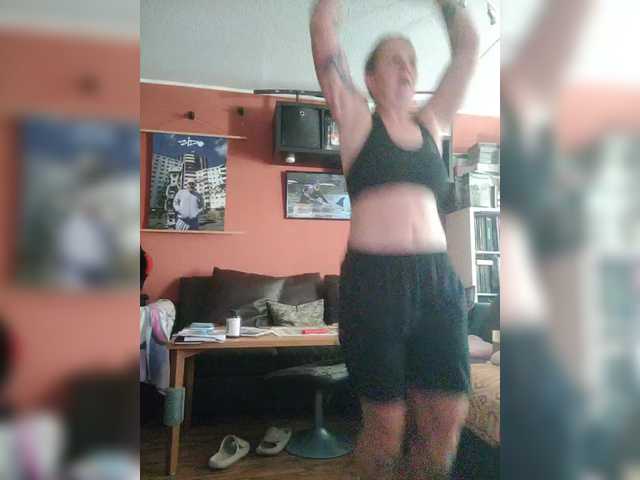 Live sex webcam photo for Wetgerman2 #291686736