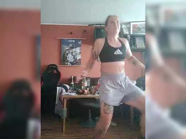 Live sex webcam photo for Wetgerman2 #291823916