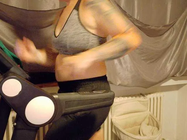 Live sex webcam photo for Wetgerman2 #291975358