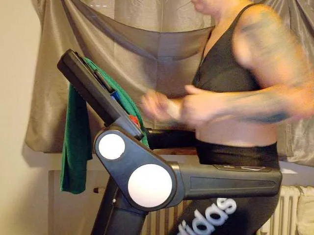 Live sex webcam photo for Wetgerman2 #292039348